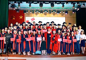 Lễ tốt nghiệp của 51 tân cử nhân Dược Cao đẳng liên thông khóa 9